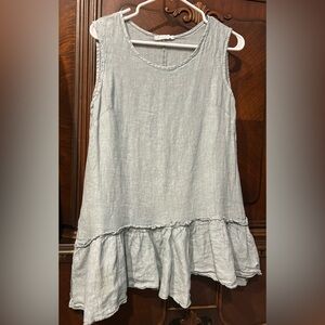 Made in Italy 100% Linen light denim blue wash sleevesless top. P2P-19.5”.